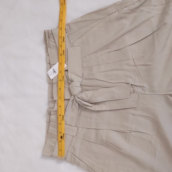 New BR High Waist Shorts Size 6 - Picture 3 of 7